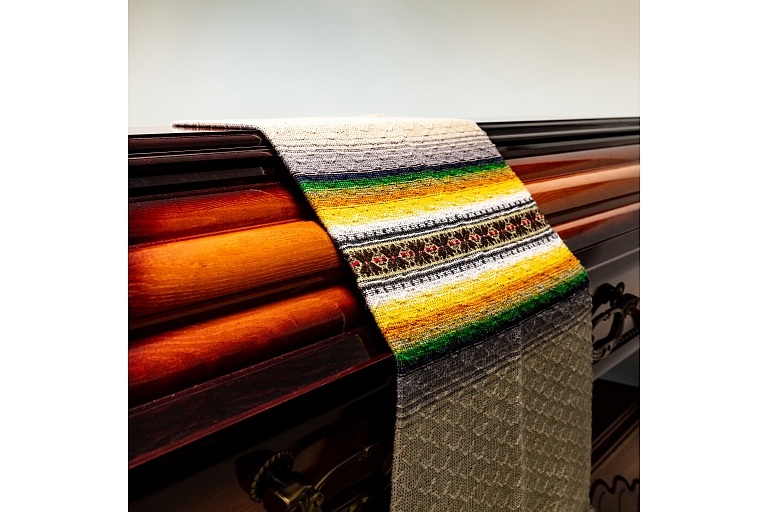 Apbedīšanas piederumi, zārks